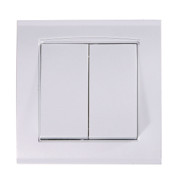 Выключатель Бриллиант СП 2кл. серебро 10А IP20 UNIVersal 7949650