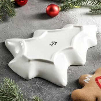 Блюдо сервировочное "Новый год.Пуансеттия" 21х17х2,2 см 6935212