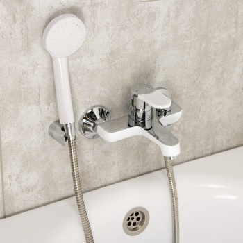 Смеситель для ванны Potato P30223-7, короткий излив, однорычажный